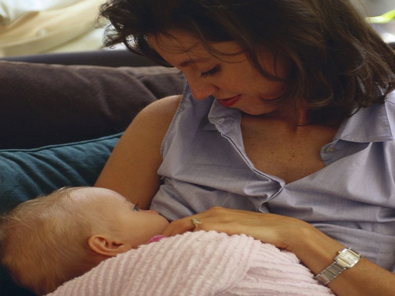 Imagem das notícias: Com medidas de segurança, é improvável que as mães passem o COVID-19 para os recém-nascidos: Estudo